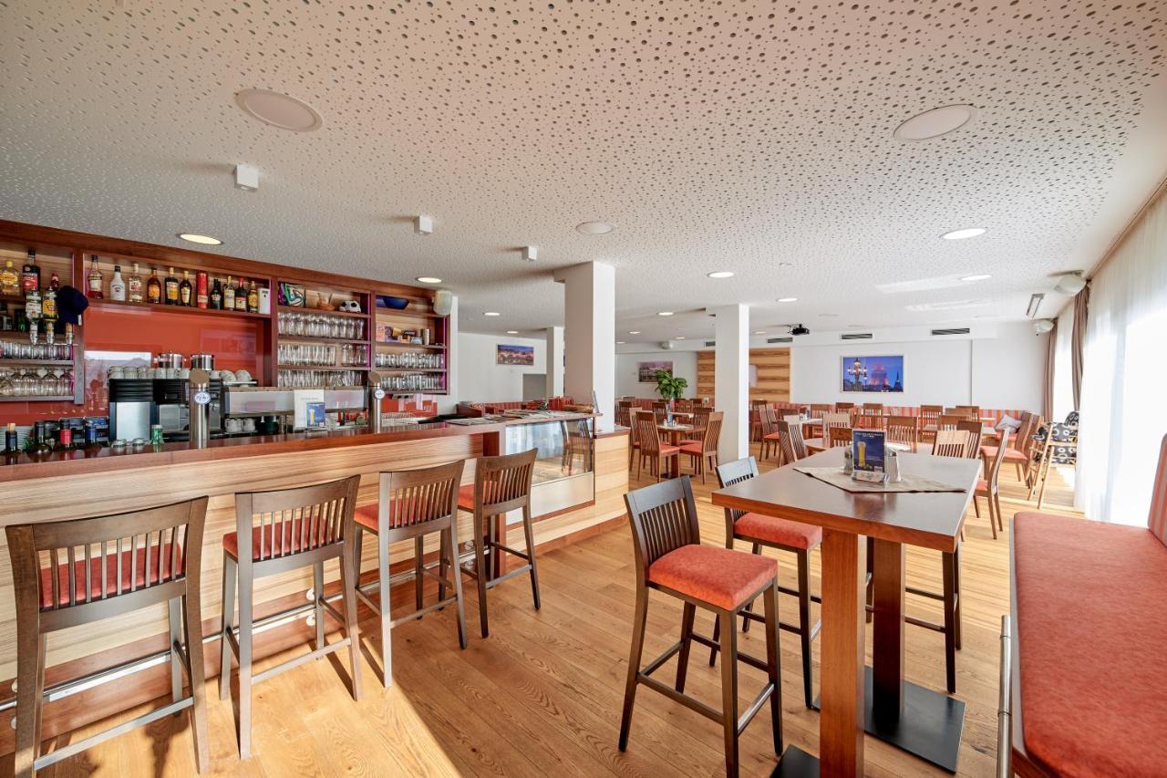 Tumeltsham Hotel Gasthof-Strasser מראה חיצוני תמונה